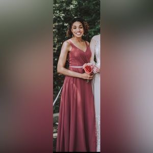 Berry Colored Bridesmaids dress size 2! Great for the spring/summer wedding szn!